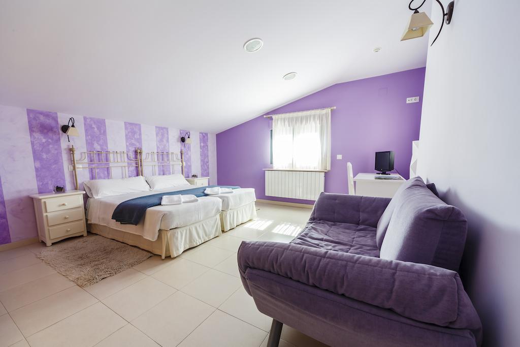 Hotel Rural La Consulta De Исар Экстерьер фото