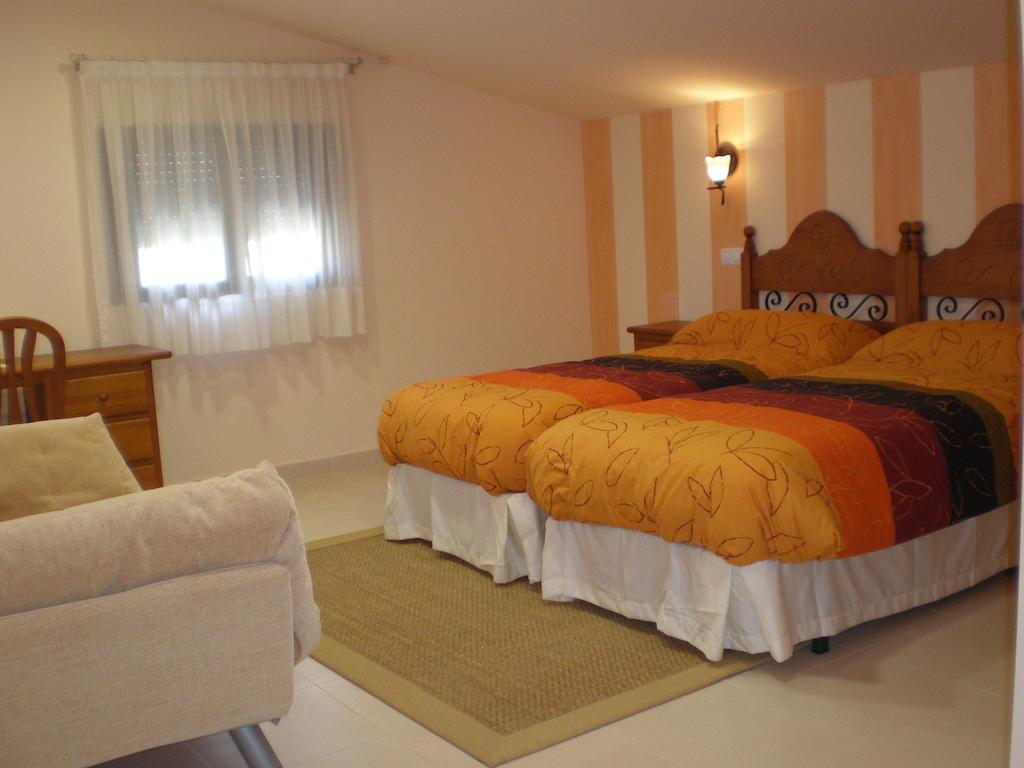 Hotel Rural La Consulta De Исар Номер фото